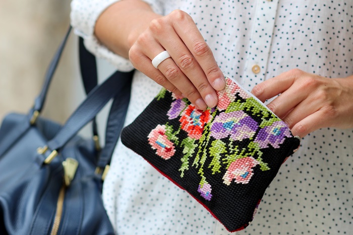 pochette canevas fleurs Kitsch Bazar