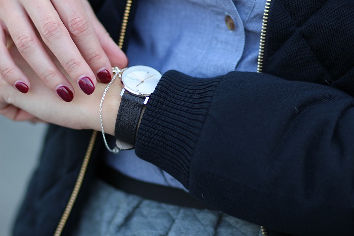 montre Les Partisanes bracelet paillettes