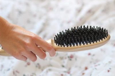 La brosse lissante : pour ou contre ?