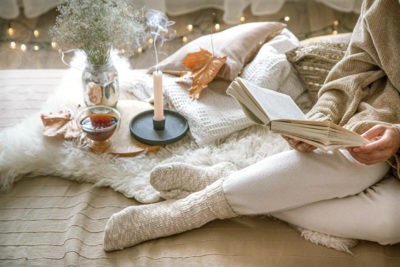3 accessoires indispensables pour profiter d’un intérieur cosy cet hiver